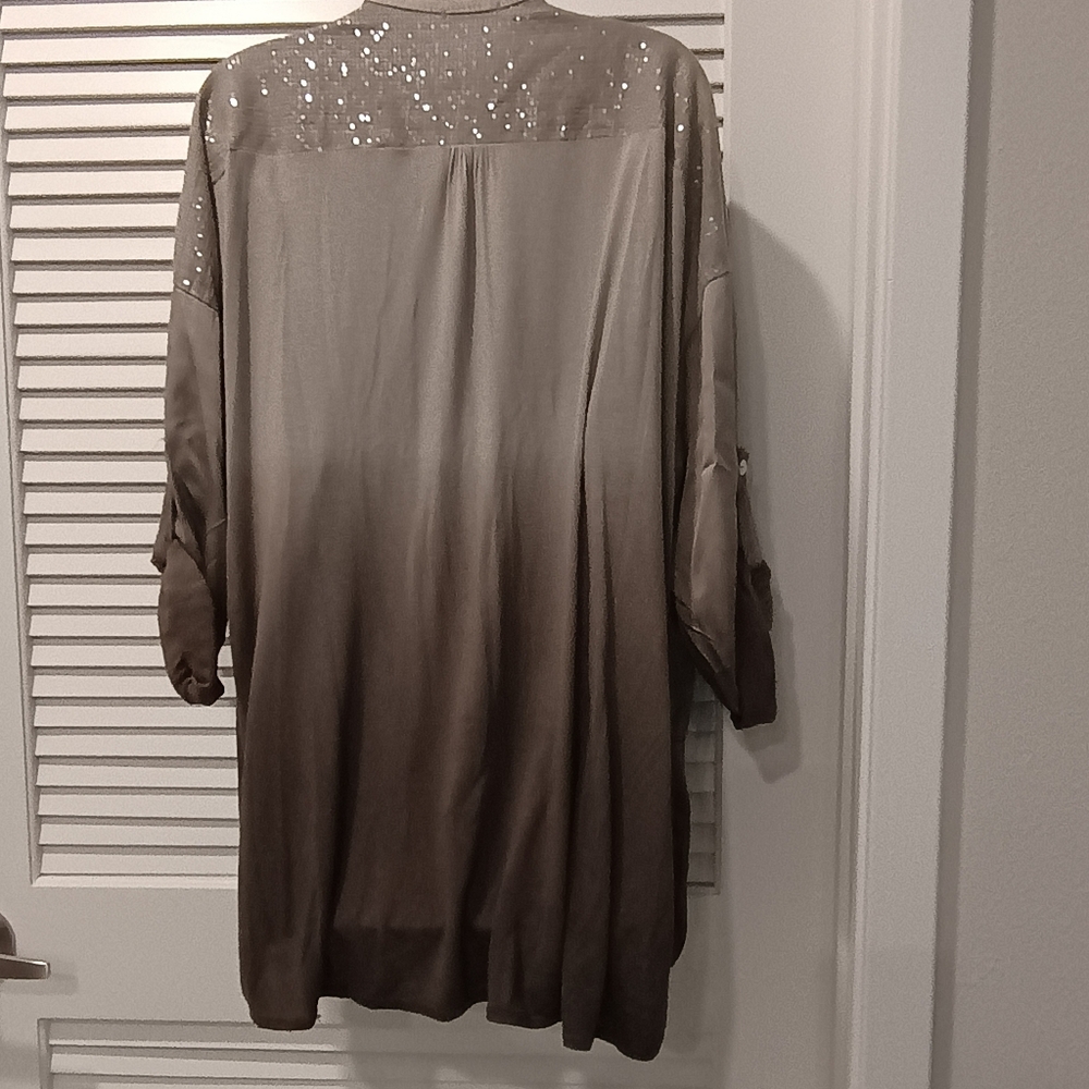 Scandal Satin Grey Ombre Abalone ButtonUp Shirt With Sequin Accents Size Unknown